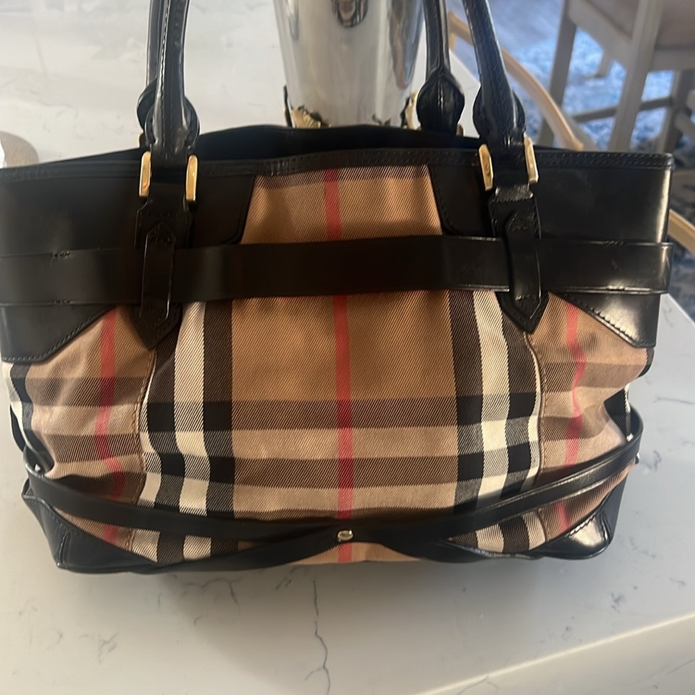 Burberry Shoulder Bag
Worn only couple of times - like Brand New - Picture 5 of 16